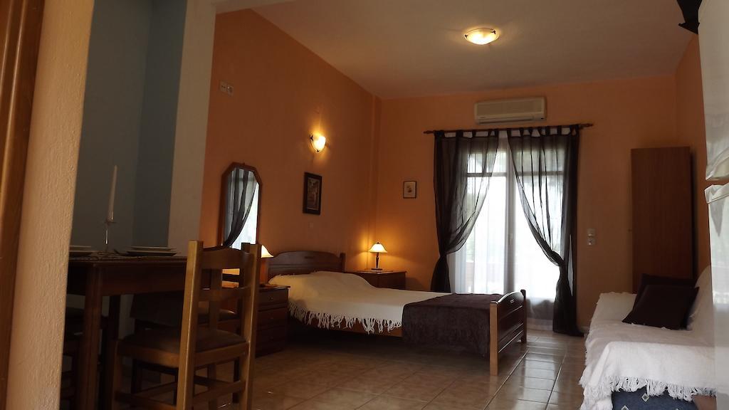 Pefka Studios & Apartments Vourvourou Zimmer foto
